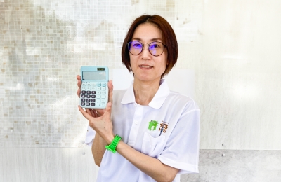 スーツ着用している写真
