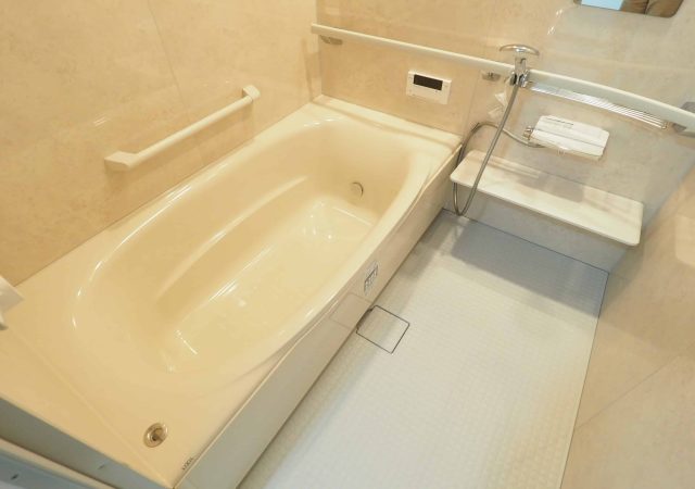 寒さや転倒が心配なお風呂を改修!LIXILリデアのバリアフリー事例