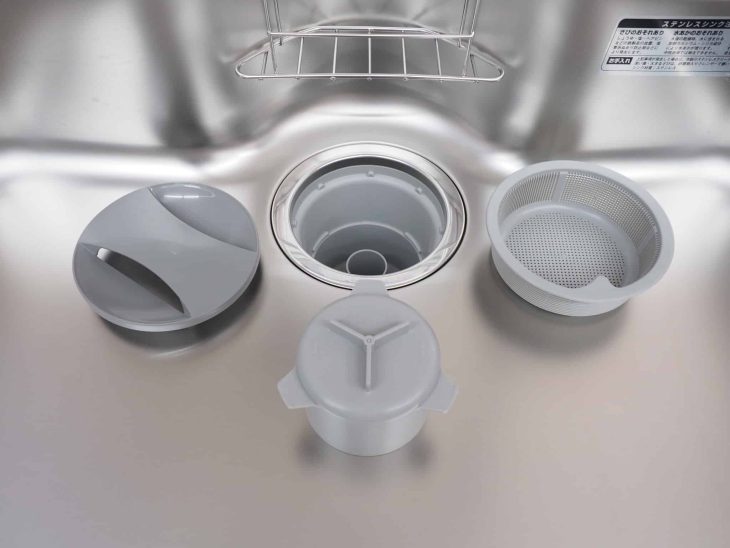 大掃除が大変そうな一般的なキッチン排水口