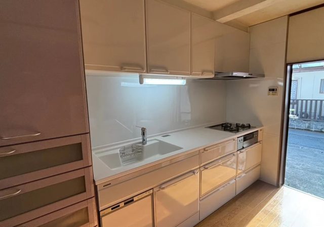 笑顔が生まれる明るいキッチンリフォーム